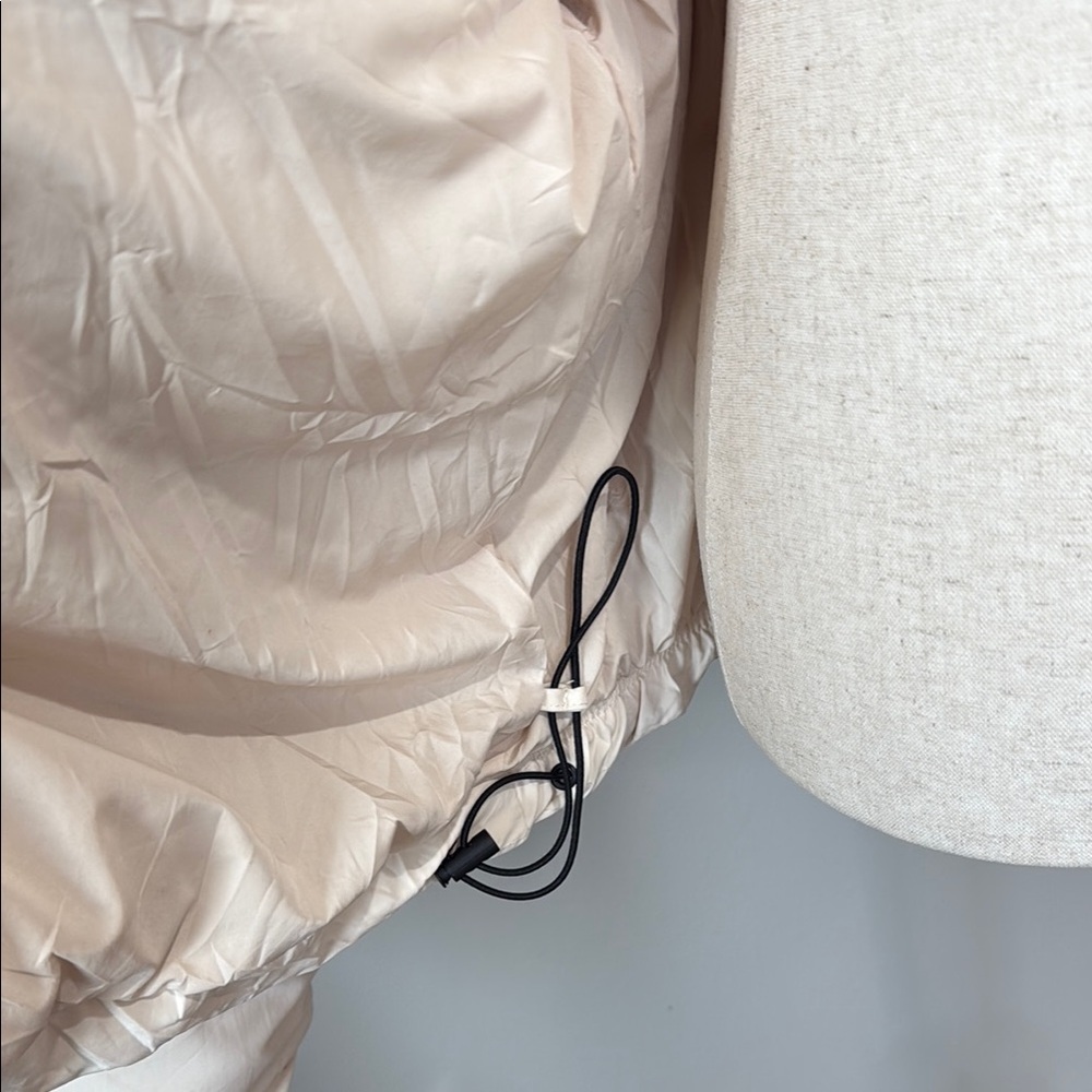 Women's Cream Puffer Jacket - Picture 4 of 5